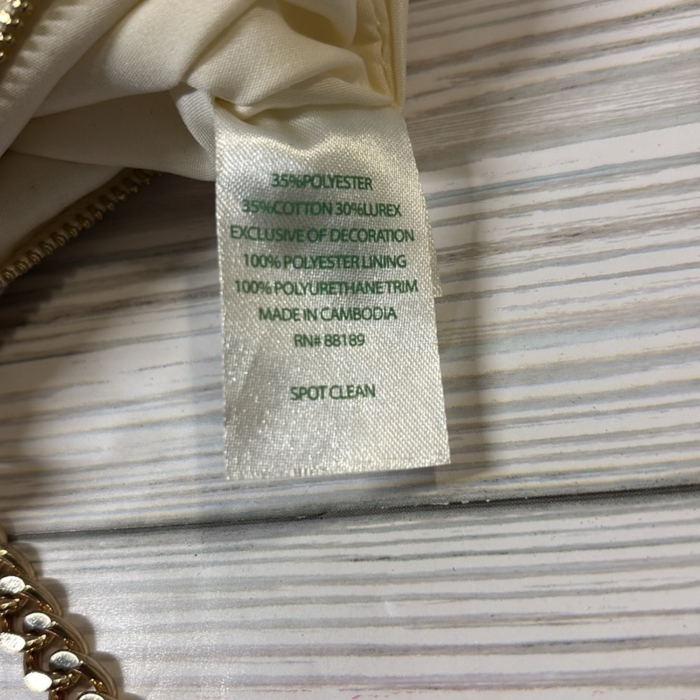 LILLY PULITZER LOUISE QUILTED KEY ID CARD CASE IN GOLD METALLIC - Picture 9 of 9